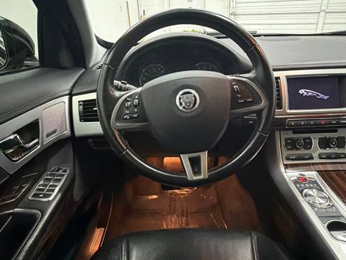 Used 2013 Jaguar XF RWD image 20