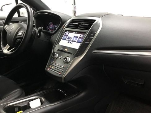 Used 2018 Lincoln MKC Premiere image 25