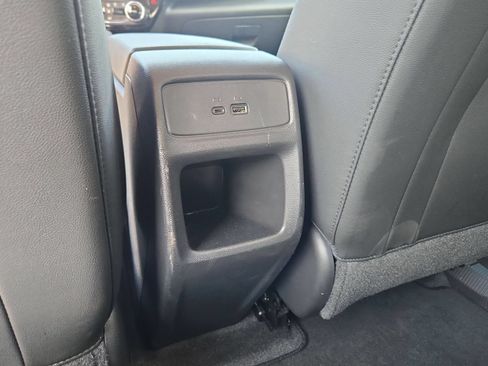 Used 2025 Chevrolet Trax LT FWD image 18