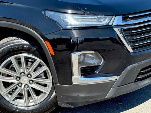 Used 2023 Chevrolet Traverse LT image 8