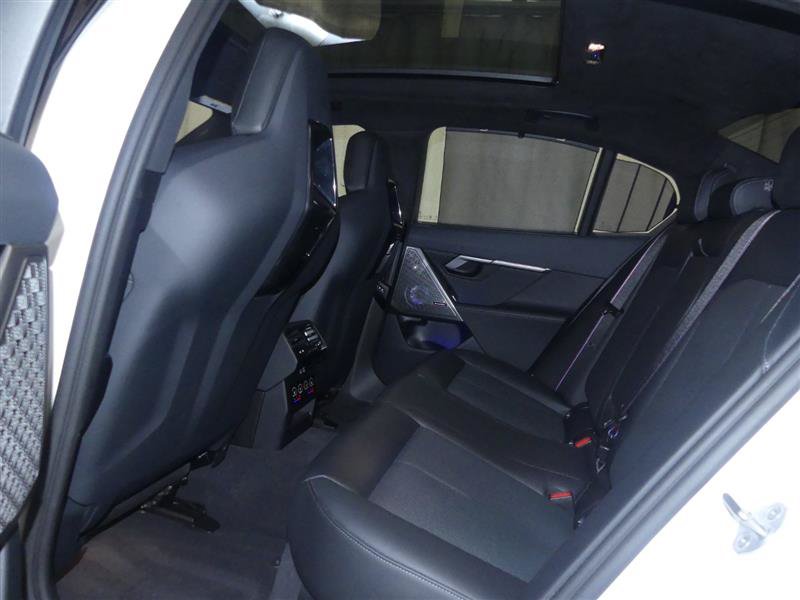 Used 2026 BMW M5 w/ Executive Package AWD/4WD image 34