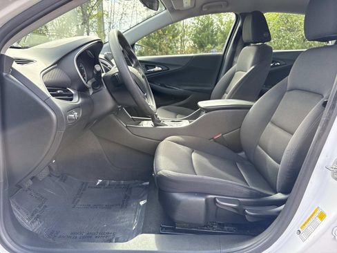 Used 2022 Chevrolet Malibu LS image 28