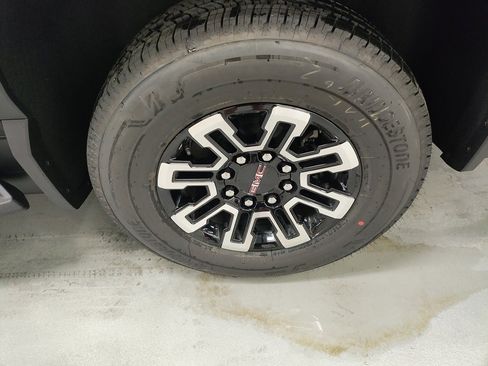 New 2026 GMC Sierra EV Elevation image 17