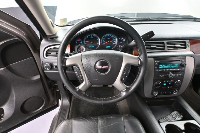 Used 2012 GMC Yukon XL SLT w/ SLT-2 Equipment Package AWD/4WD image 20