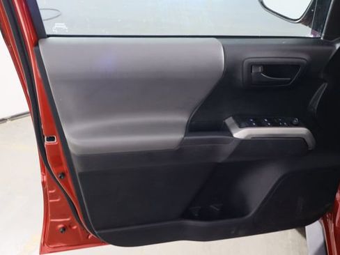 Used 2021 Toyota Tacoma SR5 RWD image 11