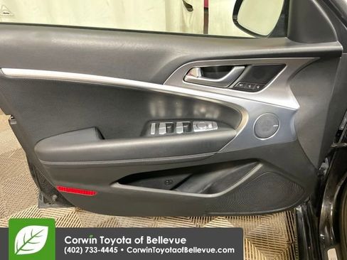 Used 2022 Genesis G70 2.0T w/ Prestige Package image 10