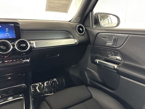 Certified 2026 Mercedes-Benz GLB 250 image 29