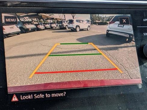 Used 2018 Volkswagen Tiguan SE image 13