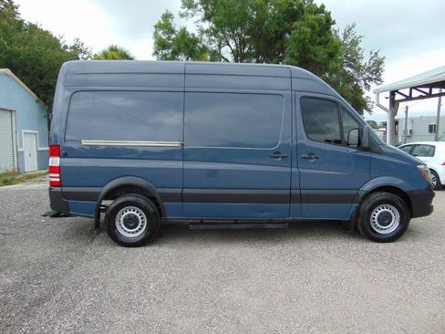 Used 2018 Mercedes-Benz Sprinter 2500 image 7