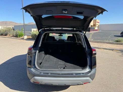 Used 2022 Nissan Rogue SV FWD image 36