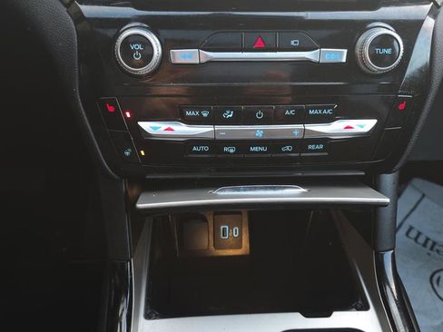 Certified 2023 Ford Explorer ST-Line w/ Class IV Trailer Tow Package image 24