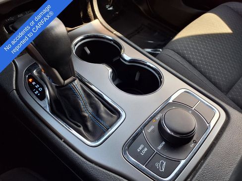 Used 2018 Jeep Grand Cherokee Laredo AWD/4WD image 24