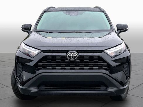 Used 2025 Toyota RAV4 XLE w/ Weather Package AWD/4WD image 4
