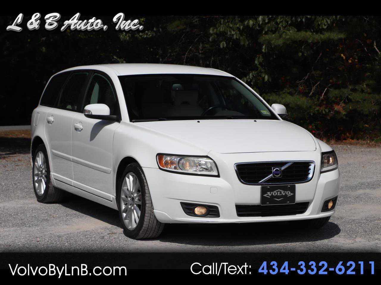 Used 2011 Volvo V50 T5 FWD image 1