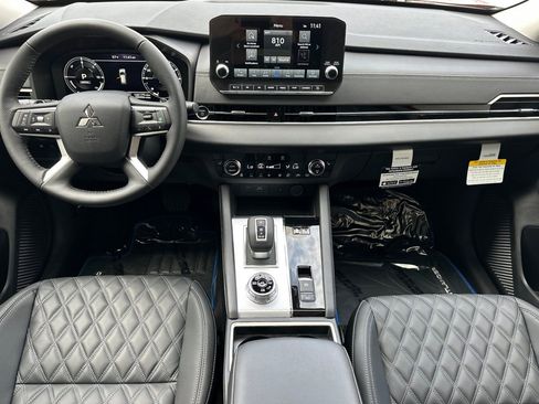 New 2025 Mitsubishi Outlander SEL image 12
