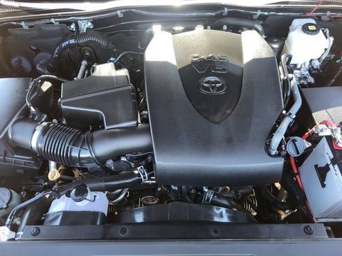 Used 2023 Toyota Tacoma TRD Off-Road w/ Advanced Technology Package AWD/4WD image 11