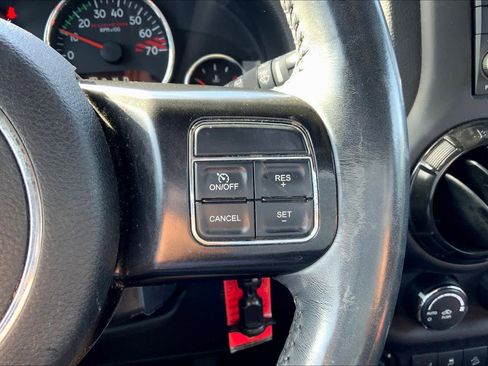 Used 2018 Jeep Wrangler Unlimited Rubicon image 23