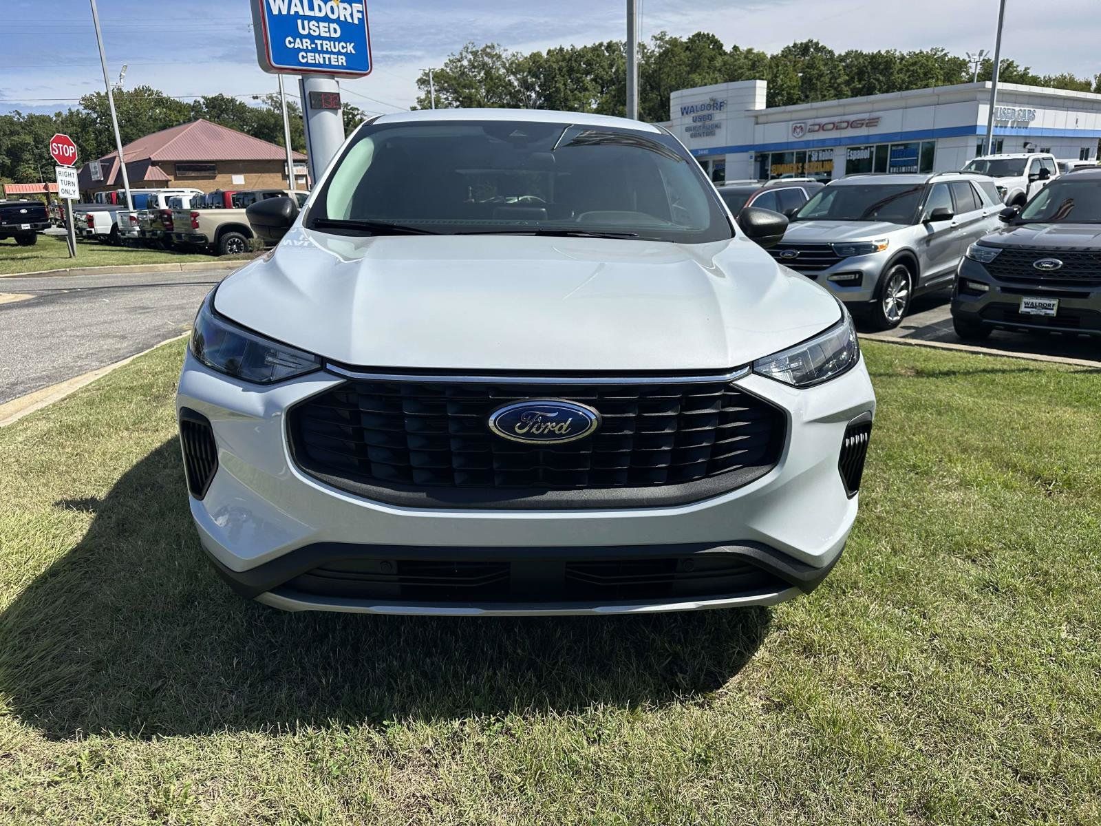 Certified 2025 Ford Escape Active AWD/4WD image 2