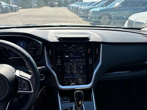 Used 2025 Subaru Outback Limited image 11