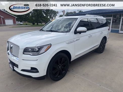 Used 2023 Lincoln Navigator Reserve AWD/4WD image 3