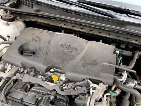Used 2018 Toyota Camry SE FWD image 33