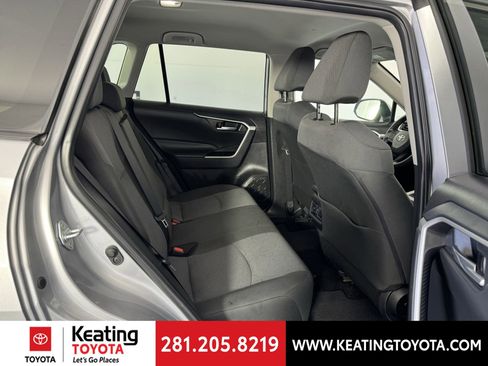 Used 2025 Toyota RAV4 XLE image 20