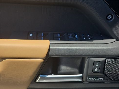 New 2025 Land Rover Defender 110 V8 image 27