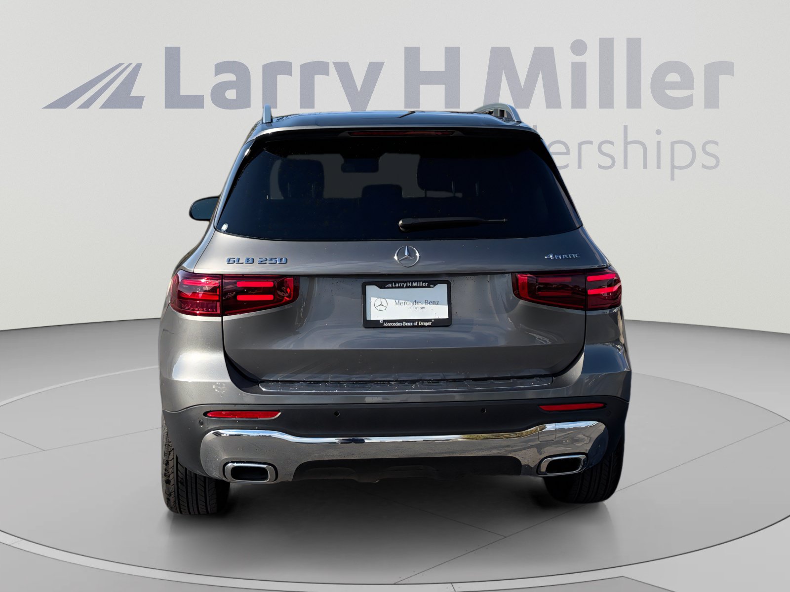 Used 2026 Mercedes-Benz GLB 250 4MATIC image 4