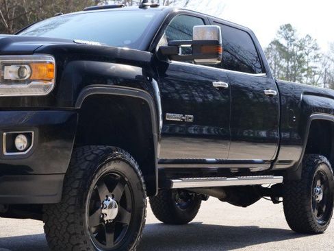 Used 2017 GMC Sierra 2500 SLT image 30