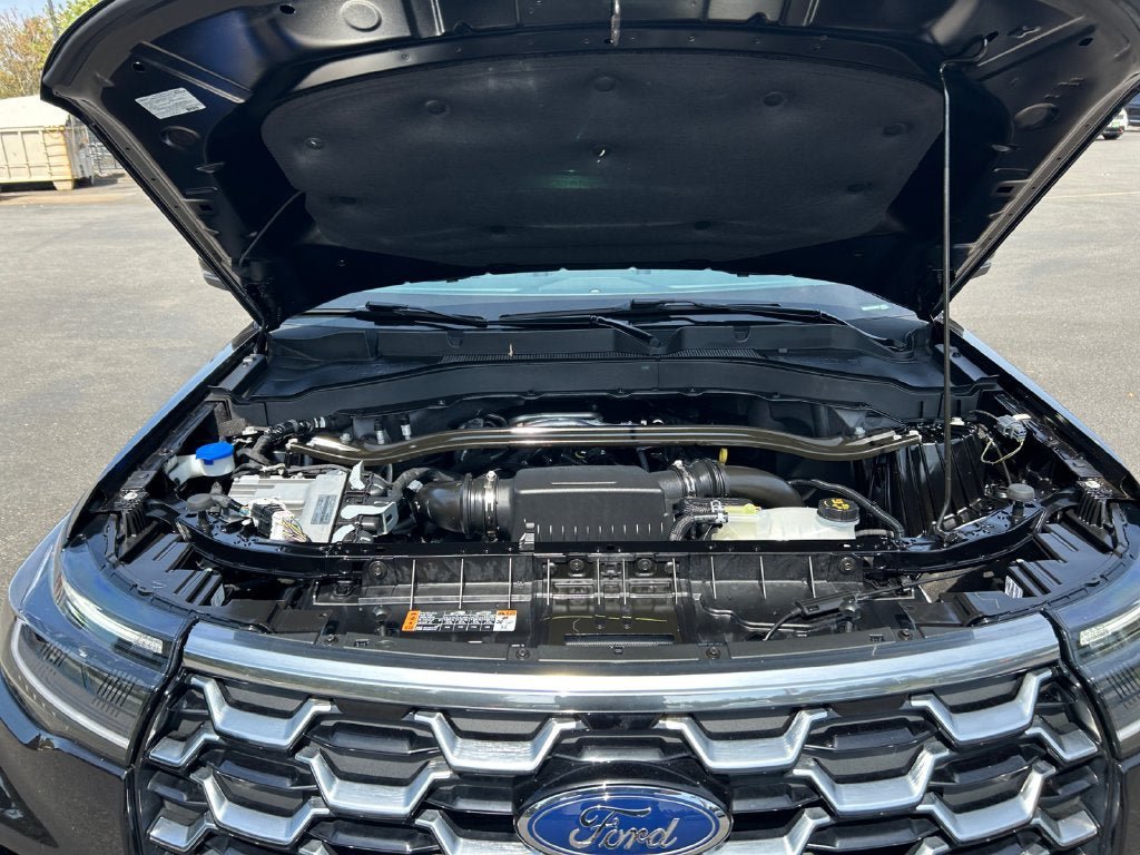 Used 2025 Ford Explorer Platinum w/ Ultimate Package AWD/4WD image 30