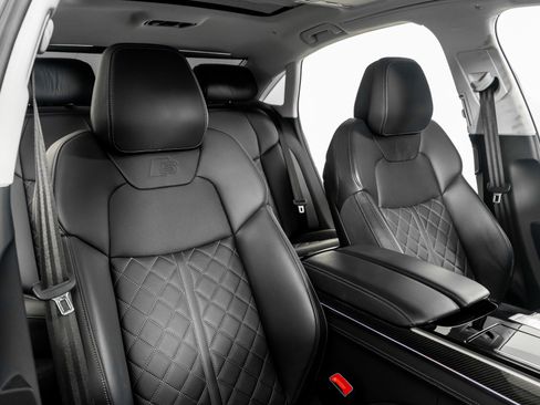 Used 2022 Audi S8 4.0T w/ S8 Executive Package image 29