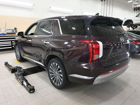 Used 2024 Hyundai Palisade Calligraphy image 19