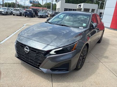 New 2026 Nissan Altima 2.5 SV w/ SV Special Edition Package FWD image 3