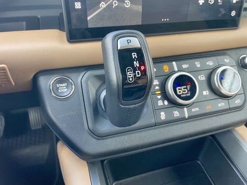 Certified 2025 Land Rover Defender 110 X-Dynamic SE AWD/4WD image 20
