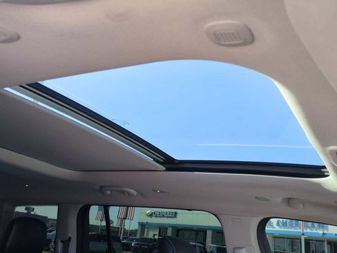 Used 2023 Jeep Grand Cherokee L Limited w/ Luxury Tech Group II image 19