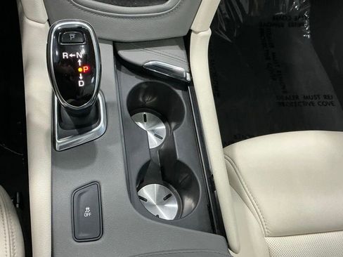 Used 2017 Cadillac XT5 Luxury w/ Driver Awareness Package FWD image 14