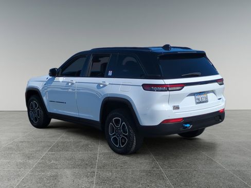 Used 2023 Jeep Grand Cherokee Trailhawk image 3