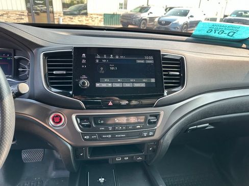 Used 2024 Honda Passport EX-L image 16
