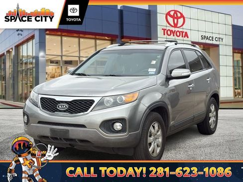 Used 2012 Kia Sorento LX w/ Convenience Pkg image 1