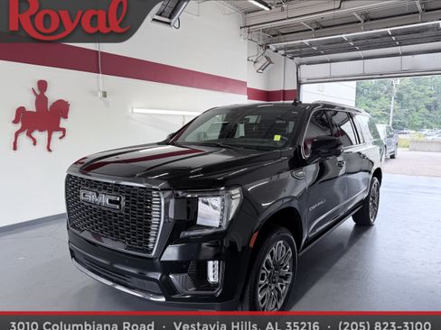 Used 2023 GMC Yukon XL Denali Ultimate AWD/4WD image 1