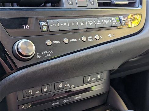 Used 2022 Lexus ES 350 w/ Premium Package image 9