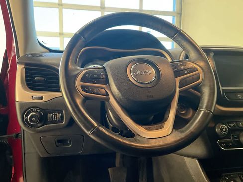 Used 2017 Jeep Cherokee Latitude w/ Safety/Convenience Group image 14