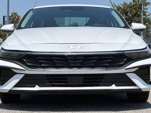 Used 2025 Hyundai Elantra SEL FWD image 9