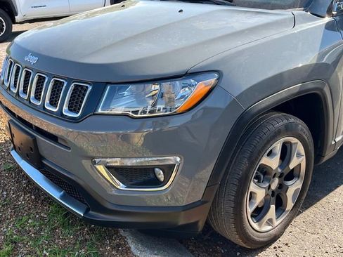Used 2019 Jeep Compass Limited image 10