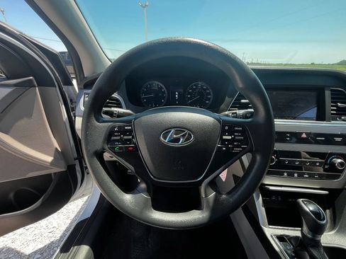 Used 2017 Hyundai Sonata SE w/ Cargo Package FWD image 15