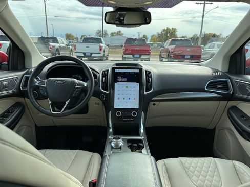 Used 2024 Ford Edge Titanium w/ Equipment Group 301A image 9