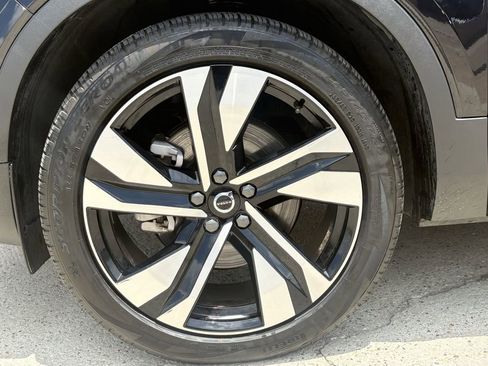 Used 2025 Volvo XC40 B5 Ultra w/ Protection Package Premier AWD/4WD image 9