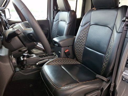Used 2023 Jeep Gladiator Overland AWD/4WD image 13