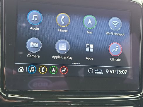 Used 2021 Chevrolet Traverse Premier image 22