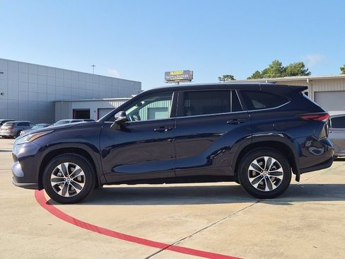 Certified 2026 Toyota Highlander XLE AWD/4WD image 3